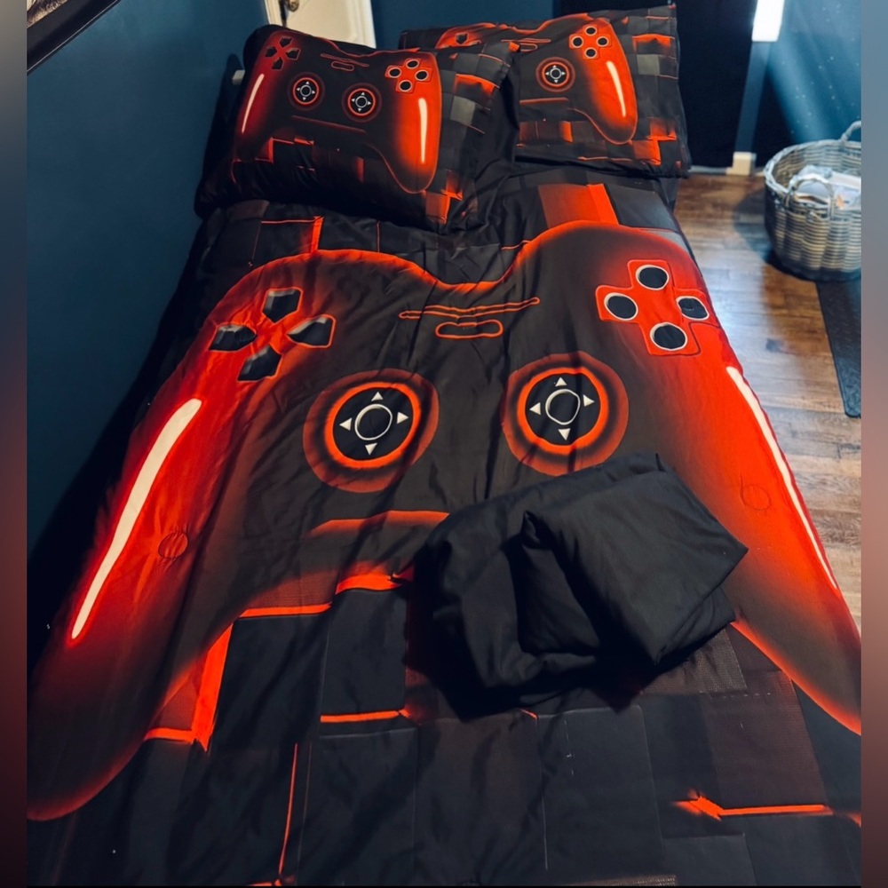 Gaming Controller Black and Red Twin Size,5 Piece Comforter/Bedding Set - Picture 6 of 8